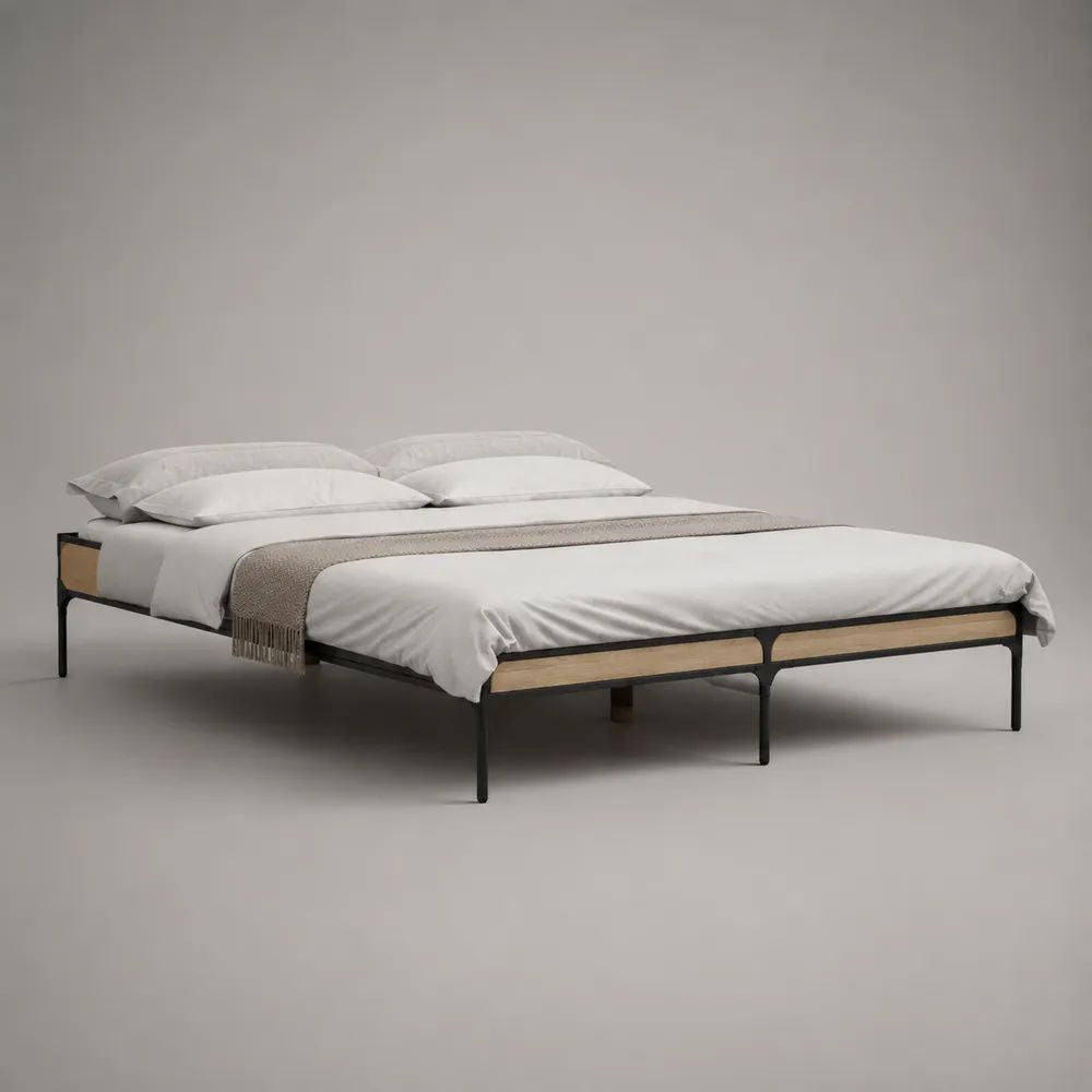 Cadre de lit double 160 x 200 cm en acier noir et bois naturel avec sommier à lattes, sans tête de lit
